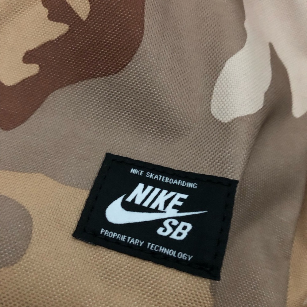Nike SB Icon AOP D Camo Backpack Desert Camo - Picture 5 of 8